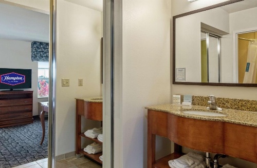 Hampton Inn By Hilton & Suites Rockland image 12