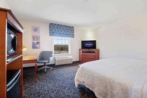 Hampton Inn By Hilton & Suites Rockland image 30